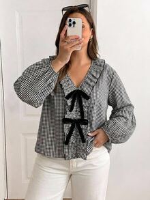 Shapeblank Kemeja Lengan Panjang Ukuran Besar Motif Kotak-kotak dengan Hiasan Ruffle dan Pita, Cocok untuk Musim Gugur, Kantor, Ulang Tahun, Warna Hitam dan Emas, Gaya Vintage 1950-an dan 80-an - Hitam dan Putih - View 2