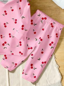 SHEIN Playful Pals 女童 1 套休閒清新舒適櫻桃滿版印花連帽衛衣運動長褲套裝 長袖可愛休閒粉色 秋冬款 - 彩色 - 查看 5