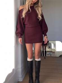 Aloruh Gaun Mini Sweater Wanita Elegan dengan Leher Asimetris, Potongan Ramping, dan Bentuk Tubuh yang Membentuk Pinggang, Serbaguna untuk Beraktivitas di Luar Rumah - Burgundy - View 2