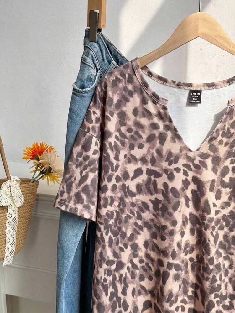 Comfortcana Plus Size Spring/Summer Clothing, Plus Size Spring/Summer Distressed Snowflake Acetate Vintage Rose Red Loose Short Sleeve Small V-Neck T-Shirt, Cotton Fabric - Brown - View 7
