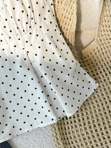 SHEIN 少女白色黑波點荷葉邊短袖方領T恤花卉上衣，適合度假、外出、旅行、上學等場合，隨機3款發1件 - 黑與白 - 查看 5