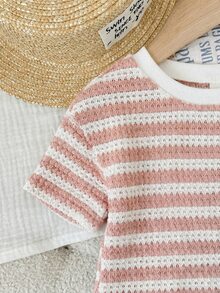 SHEIN LMoss Kids 女嬰條紋蝴蝶結裝飾圓領短袖T恤與短褲套裝 - 粉色 - 查看 3