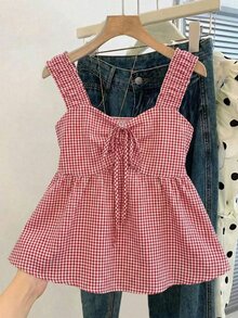 SHEIN Franclia 2026新款女士红色格纹吊带背心，正面褶皱荷叶边下摆无袖上衣，Y2K可爱荷叶边修身飘逸夏季背心，适合日常穿着、度假、海滩和街头服饰。 - 彩色 - 查看 2