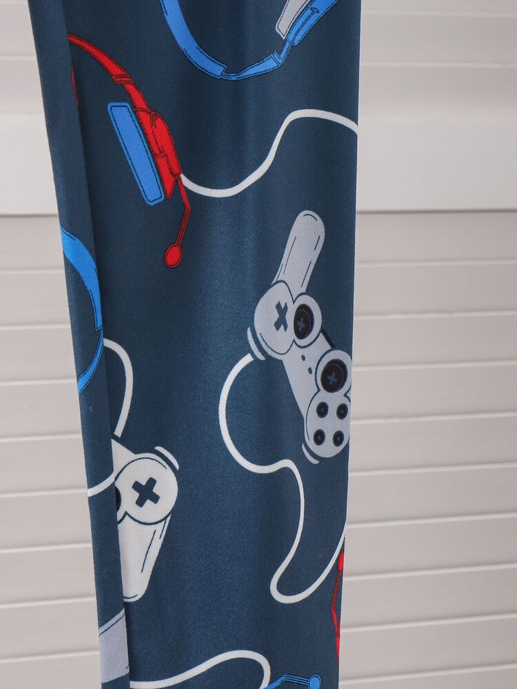 SHEIN Boys' 2-Piece Game Controller Print Fitted Loungewear Set, Crew Neck Long Sleeve Headphone & Controller Print Top + Matching All-Over Print Fitted Pants, Soft Skin-Friendly Fabric, Dual-Use As Pajamas And Autumn/Winter Base Layer, Casual Versatile Homewear Set - Black - View 11