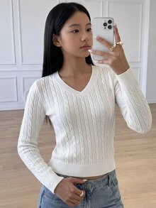 SHEIN 青少年女孩秋冬針織麻花提花V領長袖套頭毛衣，學院風休閒風格，Y2K青春時尚穿搭，適合夏季度假、旅行、開學季、日常穿著，米色開學季套頭毛衣 - 白色 - 查看 9
