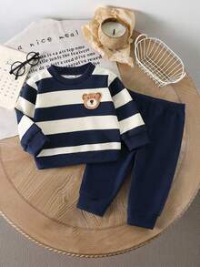SHEIN Playful Pals 2件組嬰兒男寶寶海軍藍與白色拼接色塊長袖上衣，可愛熊圖案搭配純色長褲，秋季休閒狩獵度假風 - 彩色 - 查看 4