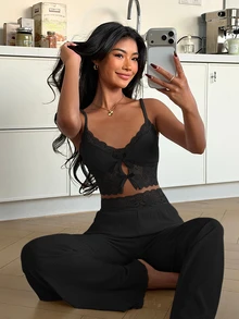 ZzzCrew 两件套女士睡衣套装，休闲蕾丝吊带背心和裤子，蝴蝶结装饰，夏季睡衣套装 - 黑色 - 查看 3