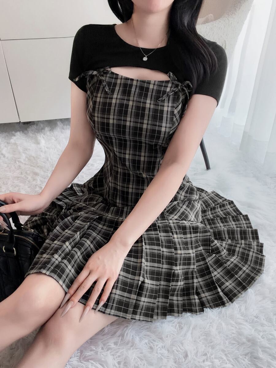 FRIFUL 女款拼接格紋前綁帶鏤空設計時尚休閒學院風可愛短洋裝,黑色格紋,適合夏季約會、日常與校園穿搭 - 黑色 - 查看 1