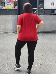 SHEIN EZwear 大尺碼字母印花圓領短袖T恤與長褲2件套 - 紅色 - 查看 2