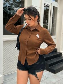 Solflare 大尺碼女款夏秋馬術刺繡圖案休閒襯衫 - 棕色 - 查看 5