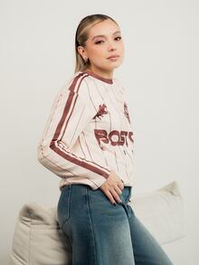 Ximena Robles Ximena Robles 女士休闲浅黄色圆领长袖卫衣，搭配撞色棕色领子和条纹袖子。马匹印花增添复古、学院风、经典、时尚、青春和街头潮流气息。面料顺滑舒适，是秋季的理想之选。 - 彩色 - 查看 5