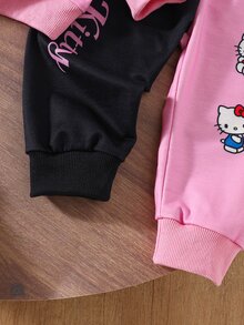 HELLO KITTY AND FRIENDS | SHEIN طقم هودي وبنطلون جوجر للبنات الرضع بطبعة حروف كرتونية وتصميم كتل لونية وردي وأسود مريح للخريف والشتاء 1 طقم - متعدد الألوان - مشاهدة 8