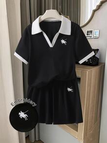 SHEIN 青少年女孩 2件組短袖黑白拼色 Polo 迷你套裝，青春活力風，精緻馬標印花 - 黑色 - 查看 6