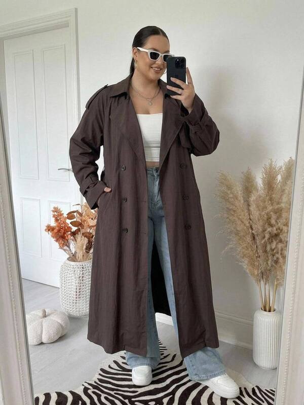 SHEIN CURVE+ Plus Size Street Fashion Jas met Knoopzakken, Lange Mouwen en Omgeslagen Kraag voor de Herfst
