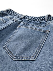 SHEIN 青少年女孩牛仔褲，四季皆宜，柔軟棉質，休閒時尚，百搭舒適，極簡風，彈性腰頭，拉鍊門襟配一顆鈕扣，經典五口袋款式，寬鬆直筒褲腿，深藍色水洗牛仔褲，適合日常穿著與度假 - 中等水洗藍 - 查看 9