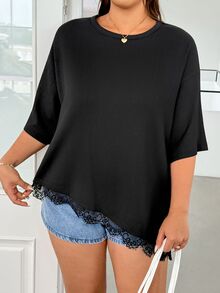GalTyme 大尺碼女款純色圓領 3/4 袖對比蕾絲下擺寬鬆 T-shirt，黑色夏季休閒優雅正裝約會穿搭 - 黑色 - 查看 3