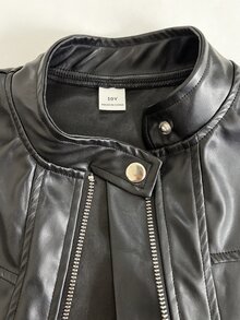 Casuvi Kids 青少年女孩復古機車風黑色夾克，亮面PU皮革面料，挺挺版型，立領配單個金屬按扣，銀色長拉鍊，前片開衩縫線設計，羅紋下擺與袖口，落肩寬鬆版型，背面簡約無裝飾，適合日常出遊、上學，春秋穿著 - 黑色 - 查看 5