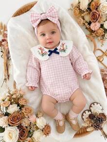 SHEIN Vintaside Kids 女嬰格紋連身衣，可愛彼得潘領兔子刺繡長袖包屁衣，附蝴蝶結裝飾，新生兒嬰兒復活節公主服飾 - 粉色 - 查看 4