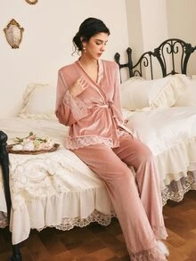Côtesoire 法式優雅刺繡蕾絲拼接綁帶天鵝絨女款睡衣套裝 - 粉色 - 查看 3