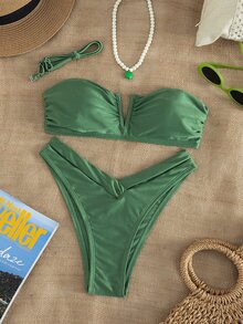 SHEIN Swim 女款深綠色兩件式比基尼套裝，夏季休閒海灘度假，純色亮面平口V鋼圈上衣與高衩性感三角褲，亮面緞面質感 - 綠色 - 查看 2