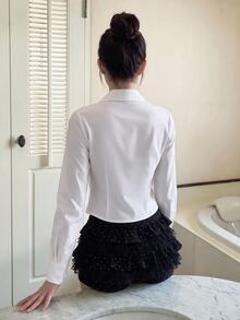 K-Vae Camisa blanca con pliegues y dobladillo curvo unicolor primaveral - Blanco - Ver 2