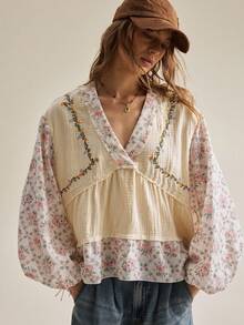 SHEIN Atasan Wanita Model V-Neck Motif Bunga Kasual Serbaguna untuk Pemakaian Sehari-hari - Aprikot - View 7