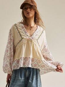SHEIN Atasan Wanita Model V-Neck Motif Bunga Kasual Serbaguna untuk Pemakaian Sehari-hari - Aprikot - View 4