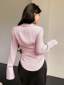 Celisse 女款淺粉色緞面翻領V領綁腰開衩襯衫，適合早午餐與辦公室，秋季浪漫優雅風 - 粉色 - 查看 2