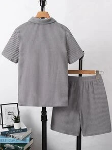 SHEIN 兒童小男孩休閒寬鬆灰色紋理華夫格面料翻領短袖 Polo T恤與短褲 2 件套，適合春、夏、秋季 - 灰色 - 查看 7
