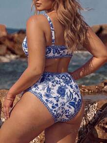 SHEIN Swim Curve 夏季海灘派對 2 件組大尺碼女款度假優雅波希米亞熱帶花卉印花泳衣與圍裹長裙套裝，純白色性感 - 彩色 - 查看 5