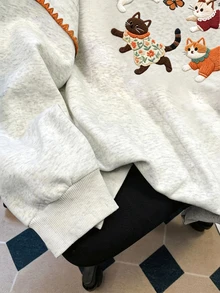Resyla 女款極簡休閒可愛貓咪刺繡長袖連帽衫，適合返校季或送給朋友的禮物 - 灰色 - 查看 3