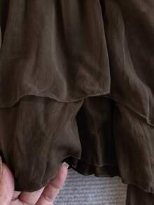 IslaSuriya 女款復古波希米亞風 70 年代度假風刺繡掛脖綁帶背心，不對稱下擺，棕色與金色，夏季度假穿搭 - 摩卡棕 - 查看 3