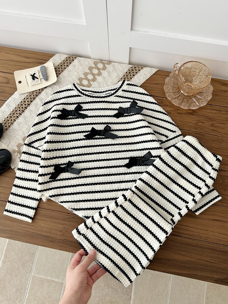 SHEIN Playful Pals 2pcs Young Girls Vintage Style Brown Ribbed Set, Soft Skin-Friendly Ribbed Fabric, Round Neck Top With Pearl Decor And Lantern Sleeve, Flared Pants - Black and White - View 8