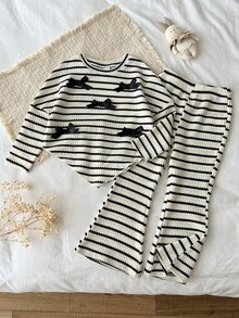 SHEIN Playful Pals 2pcs Young Girls Vintage Style Brown Ribbed Set, Soft Skin-Friendly Ribbed Fabric, Round Neck Top With Pearl Decor And Lantern Sleeve, Flared Pants - Black and White - View 4