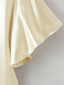 Rafferiza 优雅缎面衬衫，短袖衬衫，V领衬衫，日常衬衫 - 杏色 - 查看 5