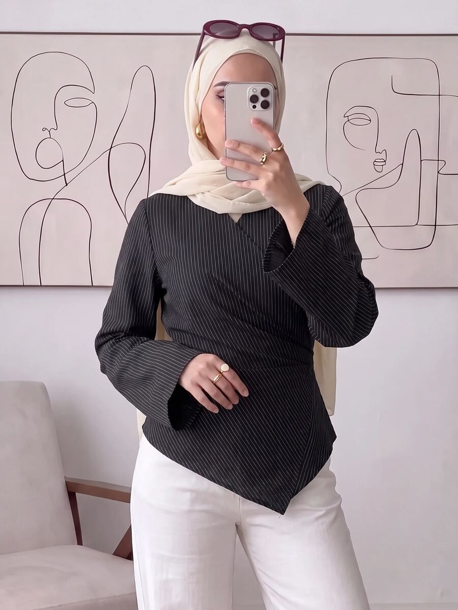 Solavon Blusa cruzada elegante y casual de rayas grises para mujer, ropa de otoño para el Día del Maestro, oficina, cena y negocios - Negro - Ver 1