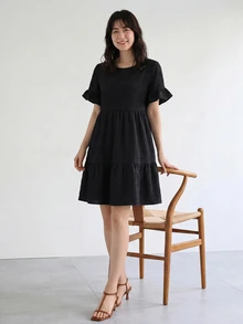 Yumoku 女款夏季純色圓領短袖寬鬆連身裙，荷葉邊裙襬，休閒風 - 黑色 - 查看 4