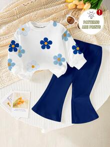 SHEIN Playful Pals 女嬰可愛牛仔女孩花卉印花圓領衛衣喇叭褲套裝 秋冬校園家庭親子裝 藍色與白色海軍藍 - 彩色 - 查看 4