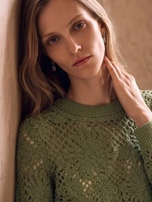 Anewsta Hollow Crochet Green Asymmetrical Floral Pattern Cropped Round Neck Sweater - Green - View 2