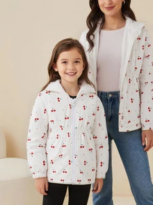 SHEIN 女童 4-7 歲可愛櫻桃圖案保暖內裡連帽外套，秋冬百搭日常保暖長袖鋪棉外套 - 白色 - 查看 4
