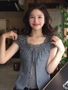 DAZY 方領百褶泡泡短袖灰色格紋綁腰甜美風女款上衣可愛上衣 - 淺灰色 - 查看 8