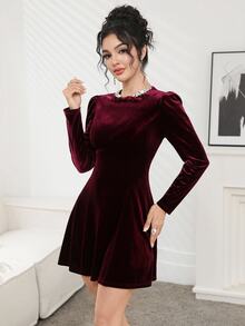 Modelyn 女士纯色蝴蝶结装饰水钻圆领泡泡袖优雅短款连衣裙 - 酒紅色 - 查看 5