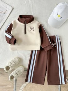 SHEIN 2件組幼童女款衛衣＋運動長褲，可愛米色巧克力棕蝴蝶結刺繡飾邊，半拉鍊長袖立領，返校秋季穿搭 - 彩色 - 查看 4
