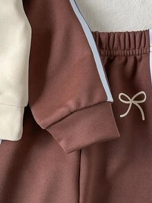 SHEIN 2件組幼童女款衛衣＋運動長褲，可愛米色巧克力棕蝴蝶結刺繡飾邊，半拉鍊長袖立領，返校秋季穿搭 - 彩色 - 查看 8
