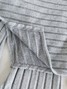 SHEIN Vintaside Kids 女嬰 2 件組長袖上衣喇叭褲套裝，高領不對稱下擺，可愛圖案韓風灰色秋季親子套裝 - 灰色 - 查看 5