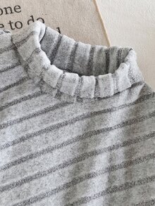 SHEIN Vintaside Kids 女嬰 2 件組長袖上衣喇叭褲套裝，高領不對稱下擺，可愛圖案韓風灰色秋季親子套裝 - 灰色 - 查看 9