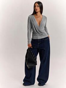 SHEIN BAE Women's Light Gray Deep V-Neck Ruched Waist Long Sleeve T-Shirt/Elastic Slim Fit Cropped Top With Drape Effect/Commuter Sexy Base Layer/Autumn/Winter Innerwear/Commuter Top/Elegant Top - Grey - View 2
