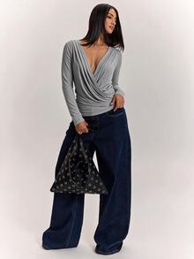 SHEIN BAE Women's Light Gray Deep V-Neck Ruched Waist Long Sleeve T-Shirt/Elastic Slim Fit Cropped Top With Drape Effect/Commuter Sexy Base Layer/Autumn/Winter Innerwear/Commuter Top/Elegant Top - Grey - View 3