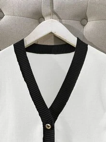 SHEIN Franclia Cardigan V-Neck Slim Fit Gaya Korea Minimalis dengan Blok Warna untuk Musim Semi/Gugur Terbaru, Sweater Ringan Serbaguna untuk Wanita yang Enerjik dan Membuat Tampak Lebih Muda - Putih - View 8