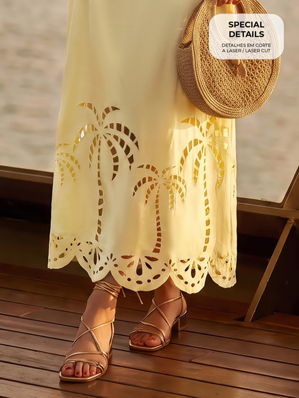 CAJUNI Vestido Cami con Corpiño Floral y Detalles en el Bajo, con Diseño Tropical Cortado a Láser-Primavera/Verano.